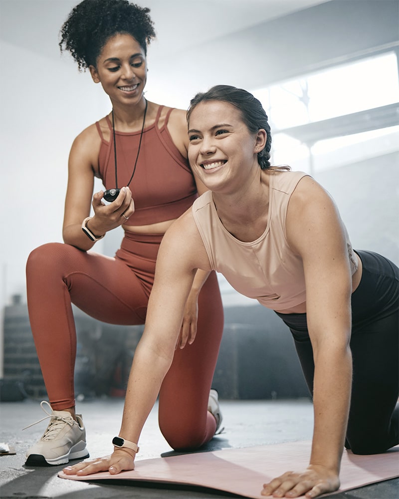 personal trainer with client